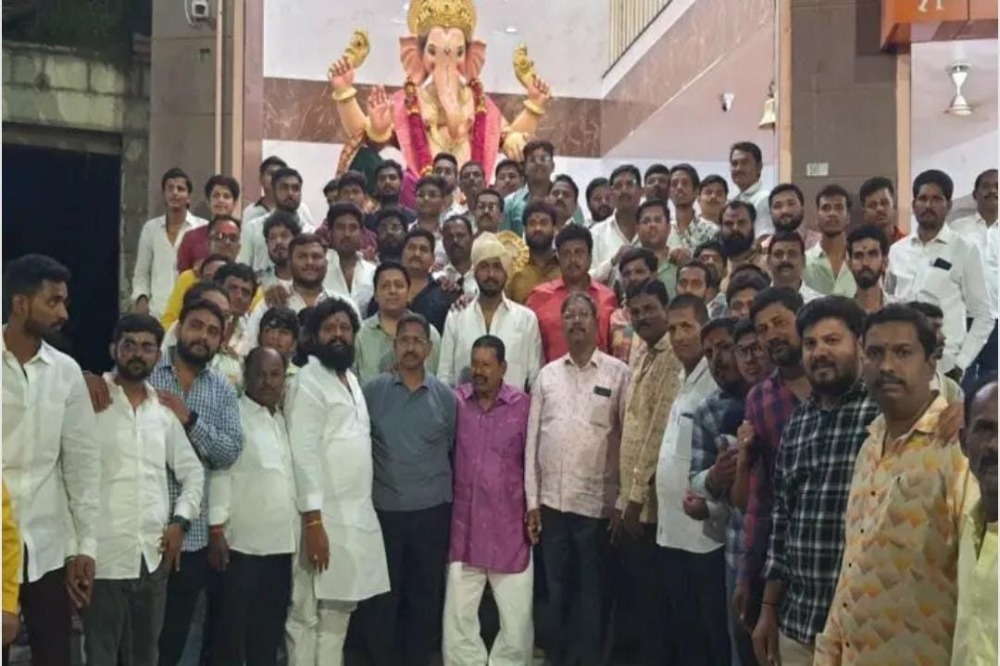 सोलापूर येथील पानीवेस तालीम गणेश मंडळाच्या महोत्सव अध्यक्षपदी तुषार पवार यांची निवड झाली.